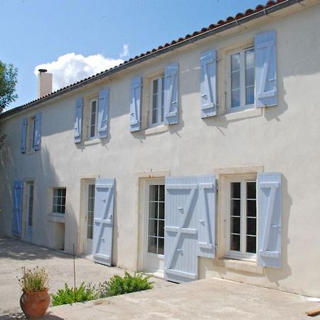 La Tonnelle Fleurie Chambres D'Hotes Sainte-Soulle Exterior photo