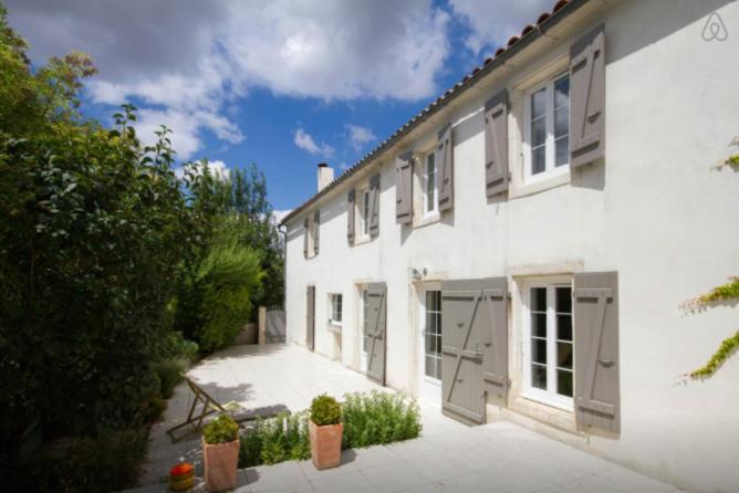 La Tonnelle Fleurie Chambres D'Hotes Sainte-Soulle Exterior photo